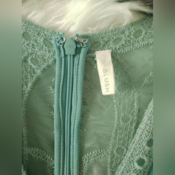 ✨ Sage PinkBlush Maternity Maxi Style Alert! ✨ - Picture 8 of 9